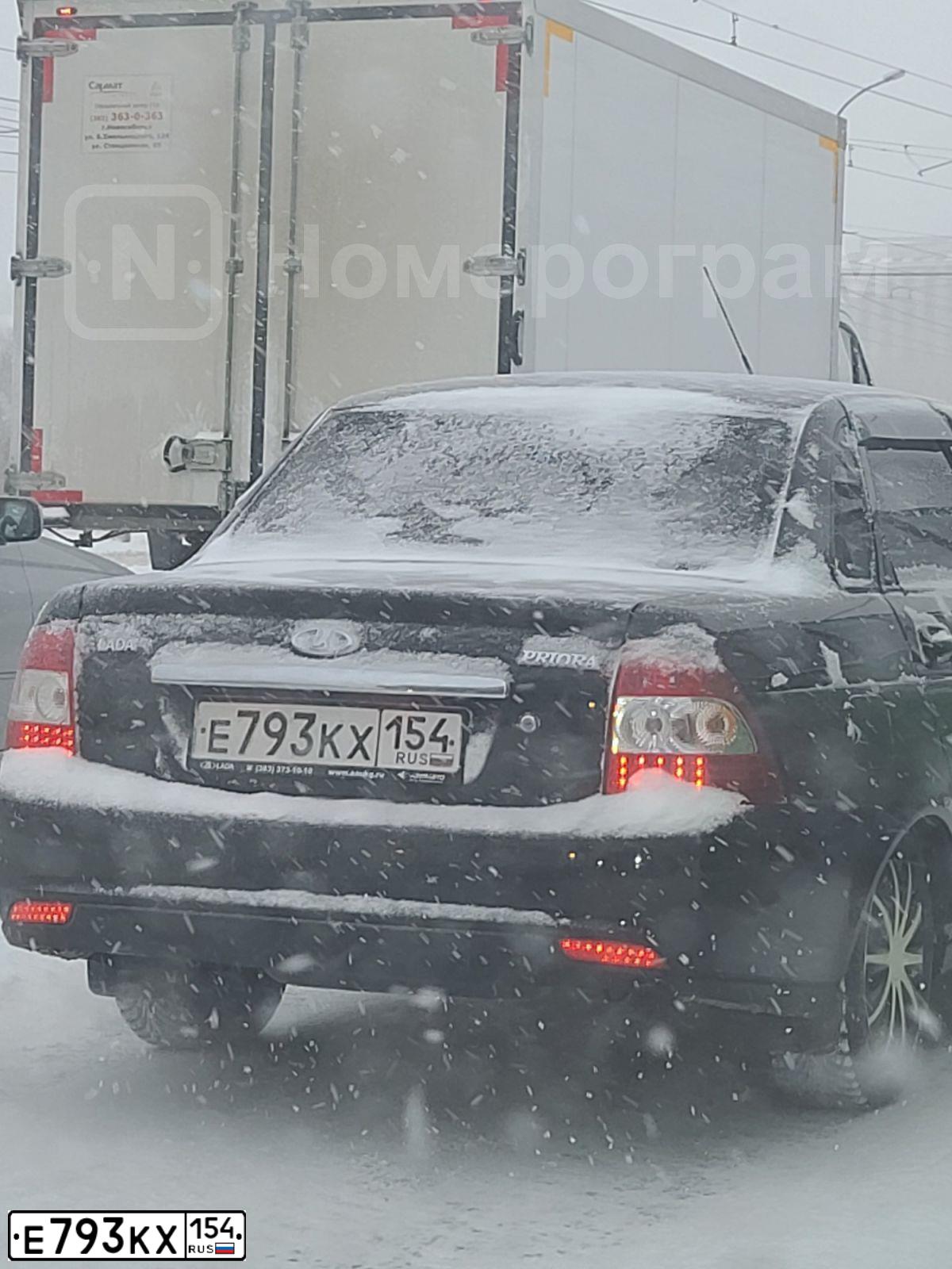 Фото автомобиля LADA 2170 PRIORA, 2015 — госномер Е793КХ154. Цвет: ЧЕРНЫЙ