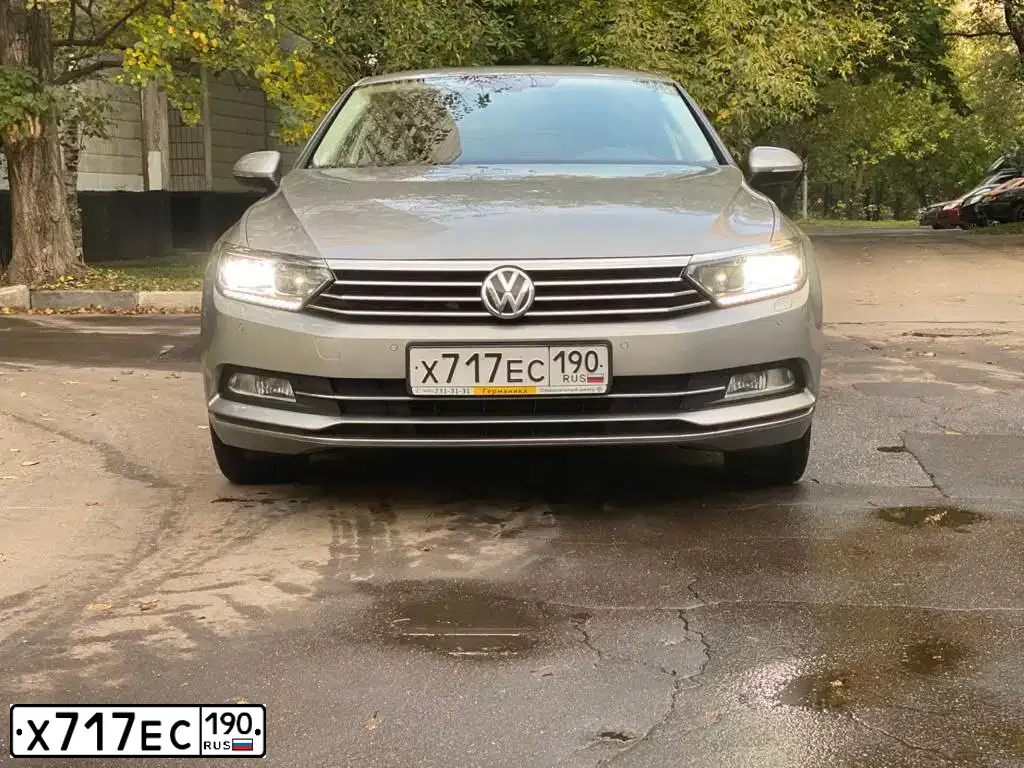 Фото автомобиля VOLKSWAGEN PASSAT, 2011 — госномер М793ТА750. Цвет: СЕРЕБРИСТЫЙ