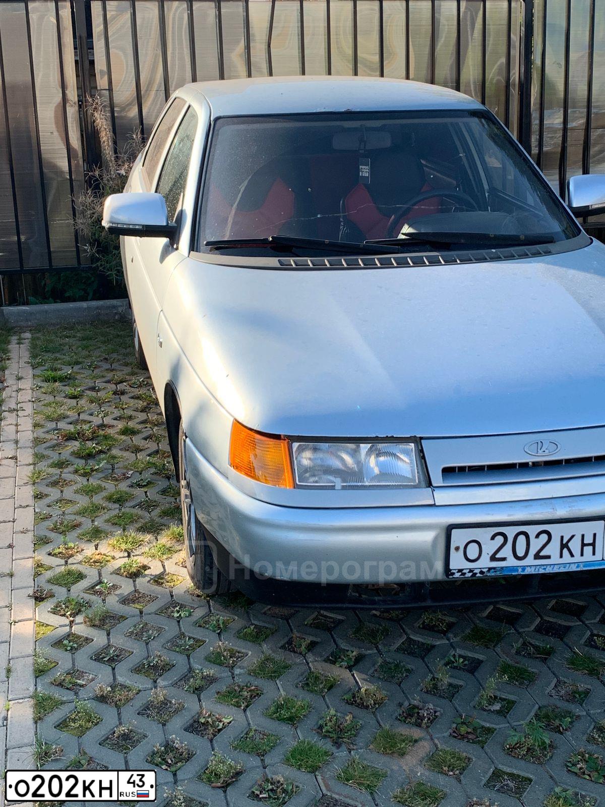 Фото автомобиля LADA 2112, 2002 — госномер О202КН43. Цвет: СЕРЕБРИСТО-ГОЛУБОЙ