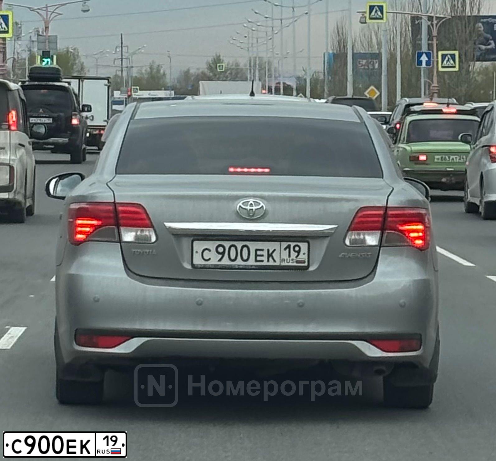 Фото автомобиля TOYOTA AVENSIS, 2012 — госномер С900ЕК19. Цвет: Серый