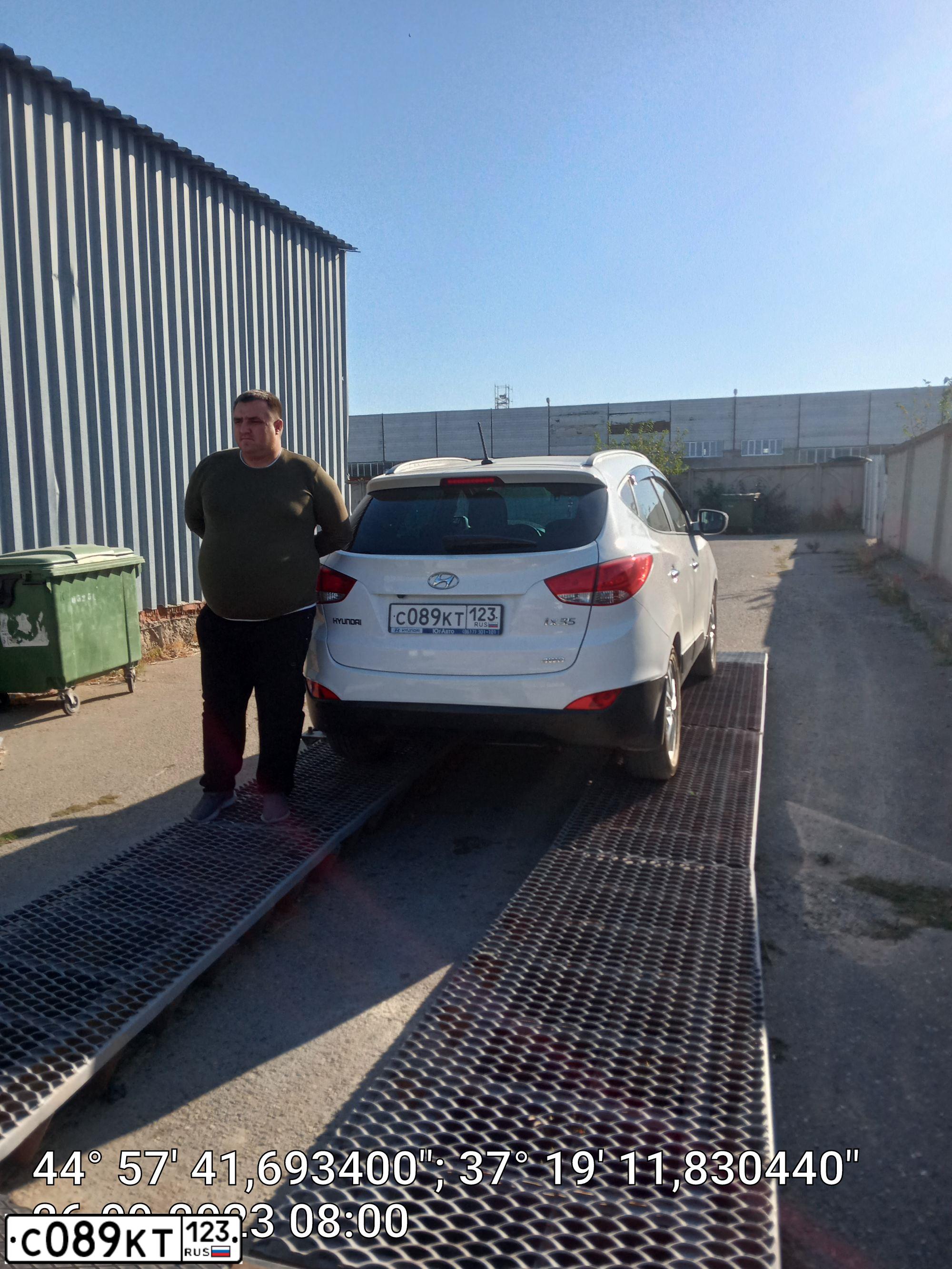 Фото автомобиля HYUNDAI IX35, 2012 — госномер С089КТ123. Цвет: БЕЛЫЙ