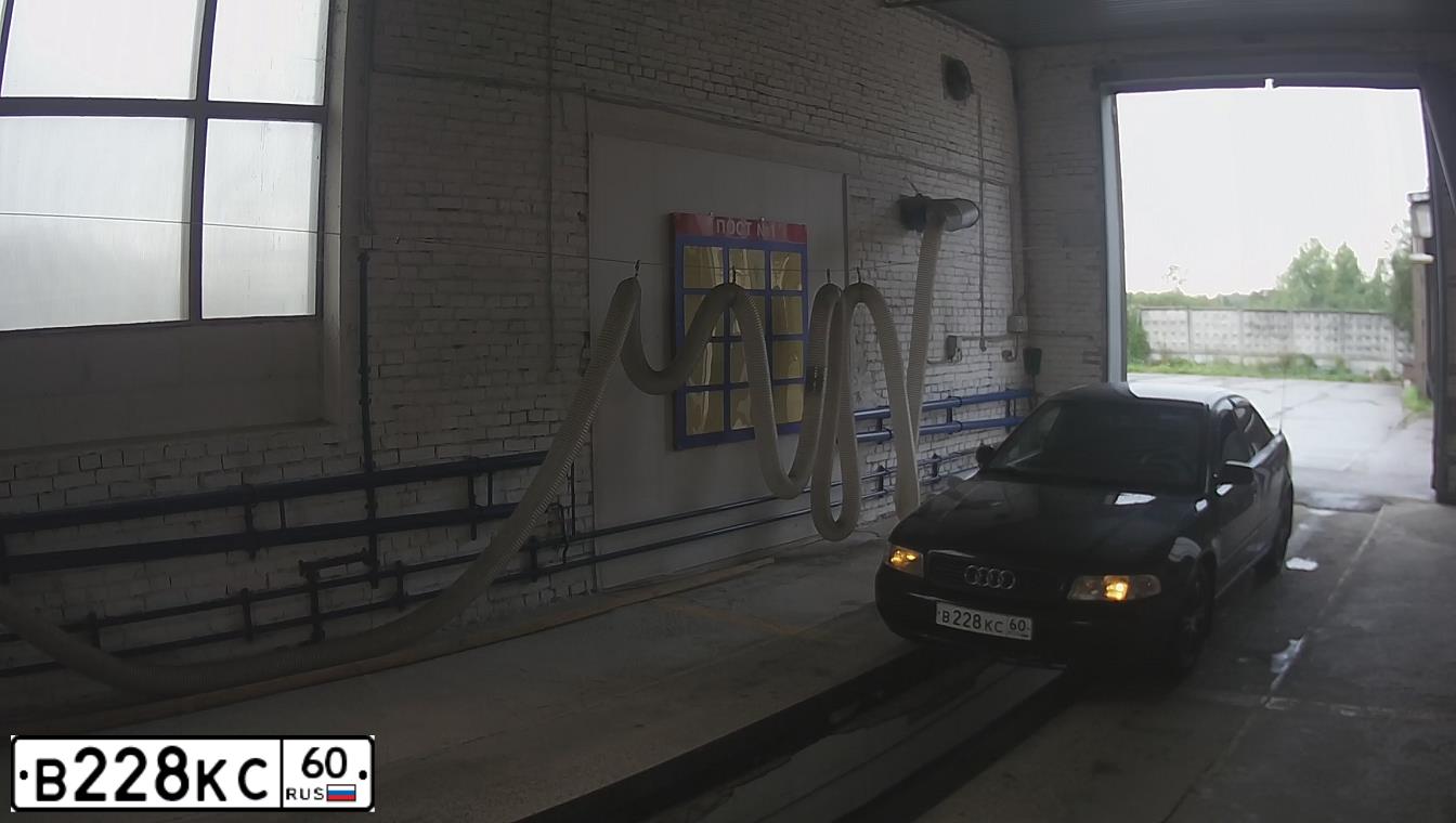 Фото автомобиля AUDI A4, 1998 — госномер К849НЕ53. Цвет: ЧЕРНЫЙ