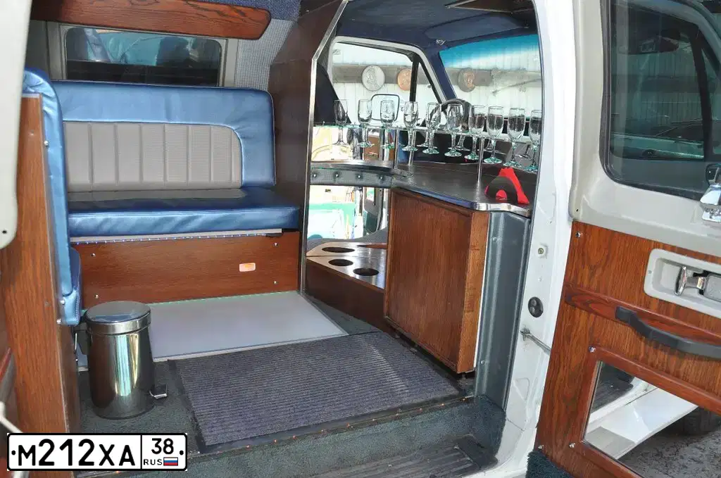 Фото автомобиля DODGE RAM, 1991 — госномер С368РМ761. Цвет: Белый