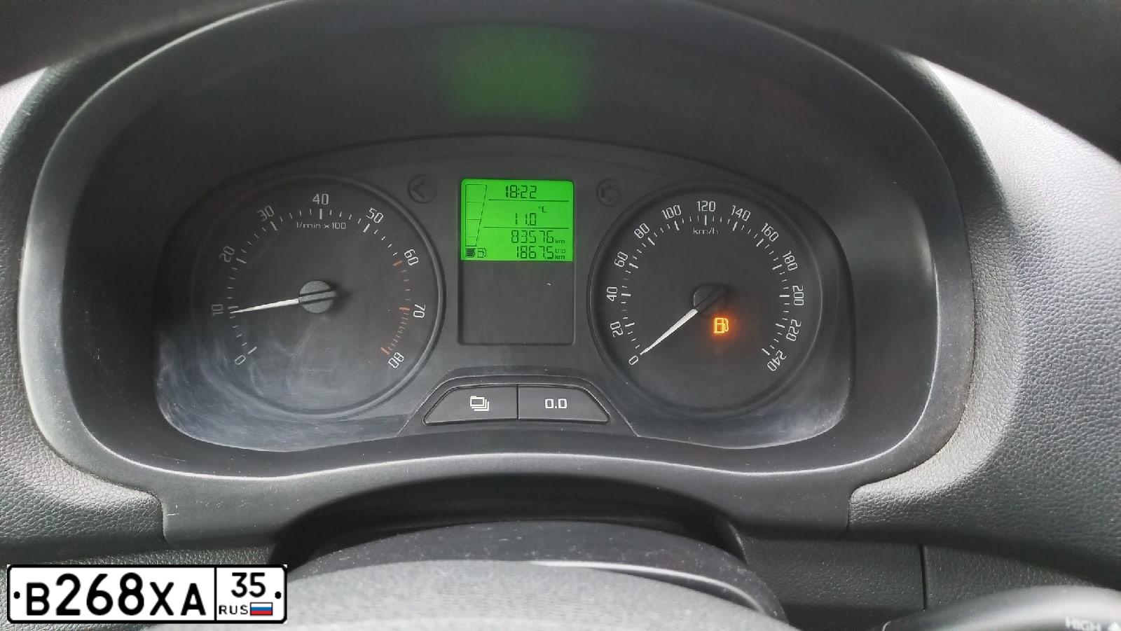 Фото автомобиля SKODA FABIA, 2012 — госномер О866ЕН29. Цвет: Темно-синий