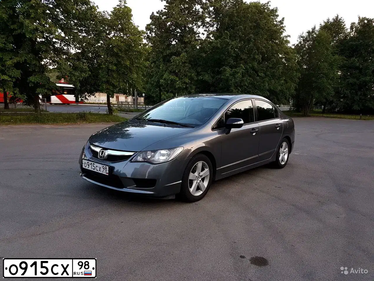 Фото автомобиля HONDA CIVIC, 2010 — госномер Е846ВМ147. Цвет: СЕРЫЙ