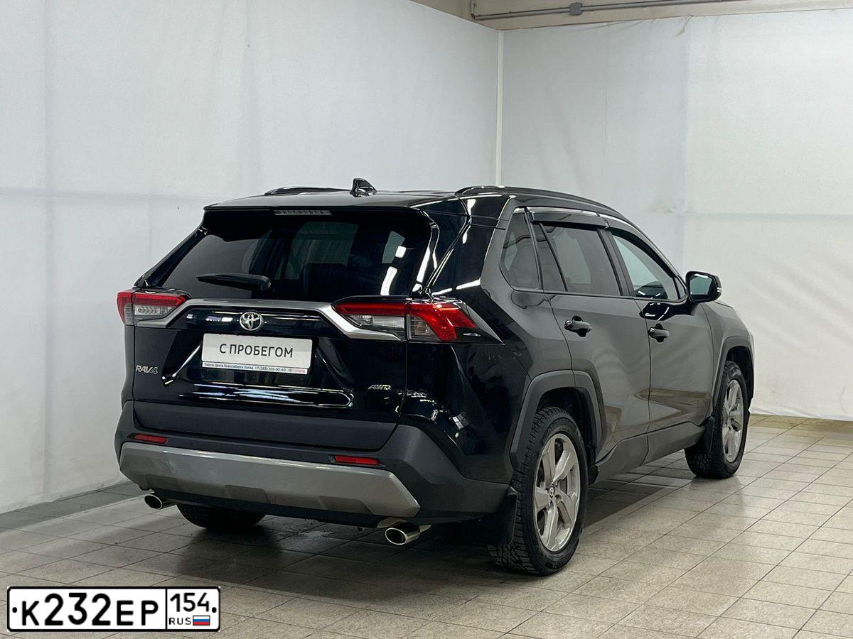 Фото автомобиля TOYOTA RAV4, 2020 — госномер К232ЕР154. Цвет: ЧЕРНЫЙ