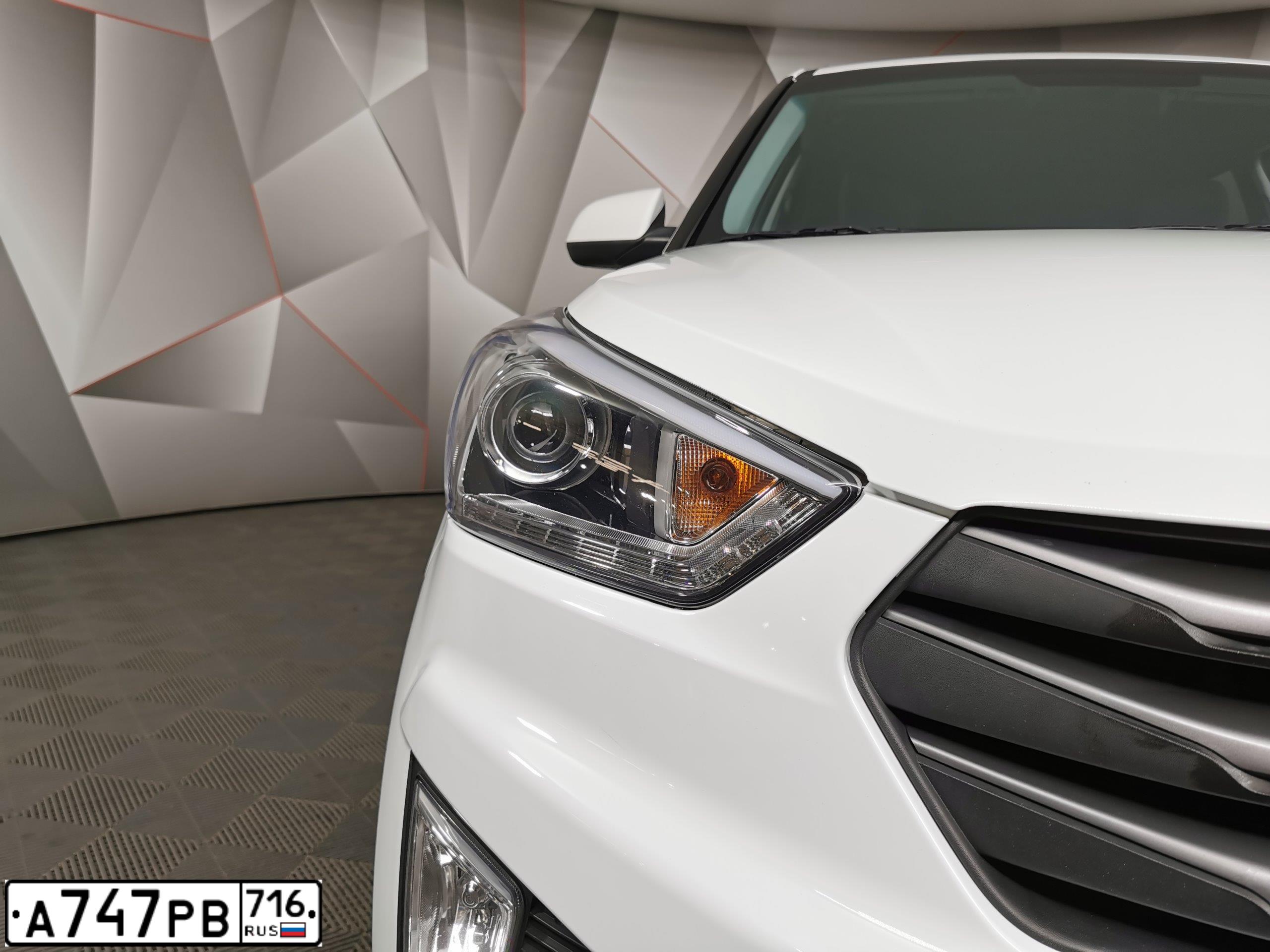 Фото автомобиля HYUNDAI CRETA, 2018 — госномер М634УК799. Цвет: Белый