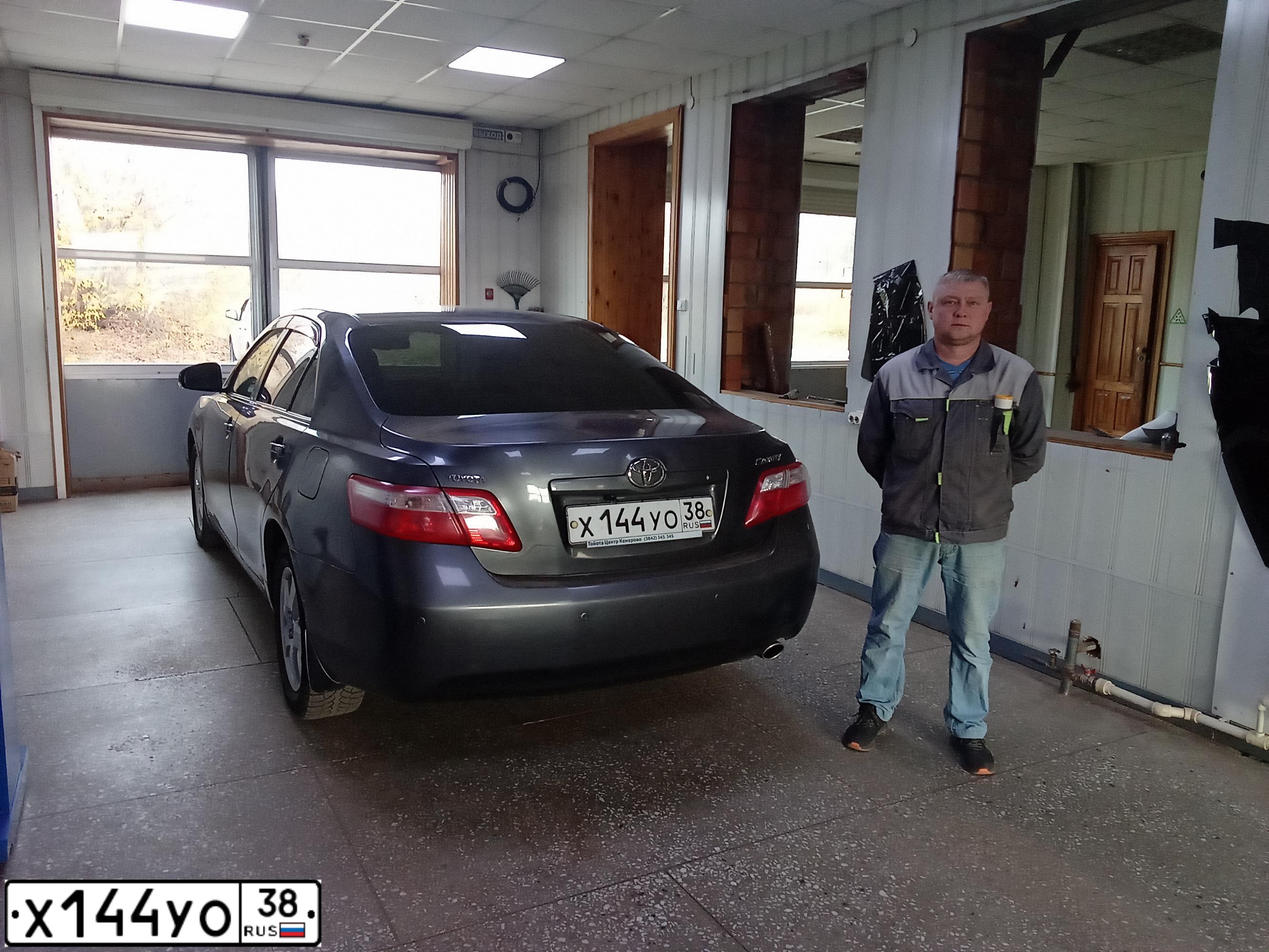 Фото автомобиля TOYOTA CAMRY, 2009 — госномер Е812МН138