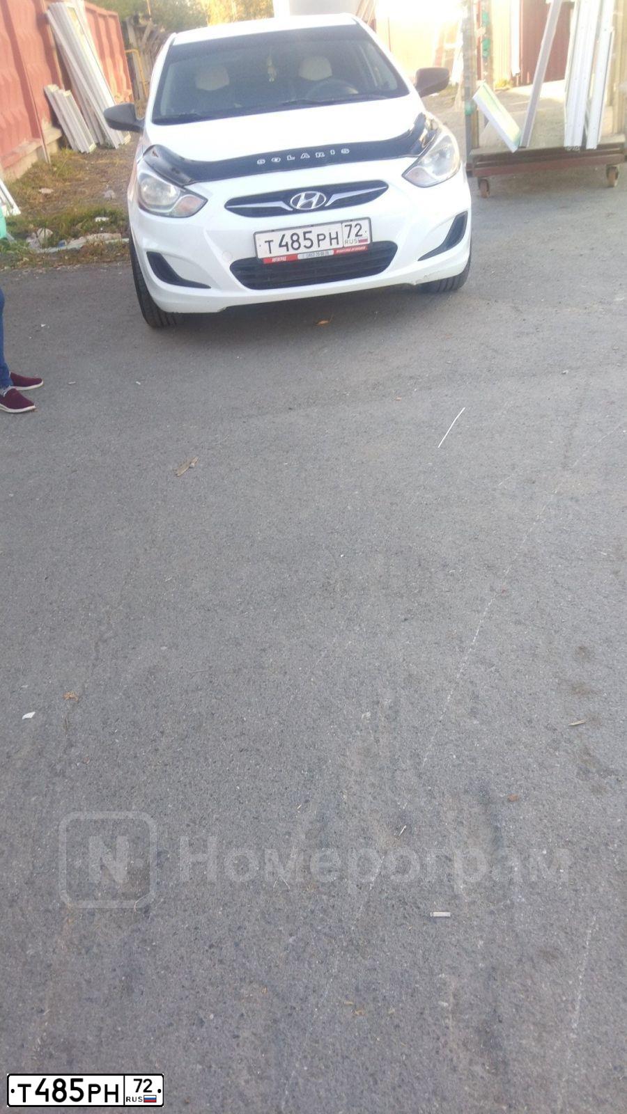 Фото автомобиля HYUNDAI SOLARIS, 2013 — госномер Т485РН72. Цвет: Белый