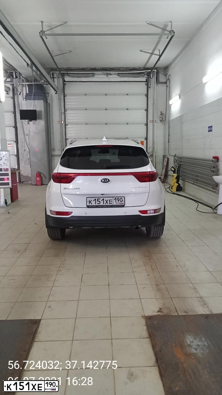 Фото автомобиля KIA SPORTAGE, 2016 — госномер М655КМ790. Цвет: Белый