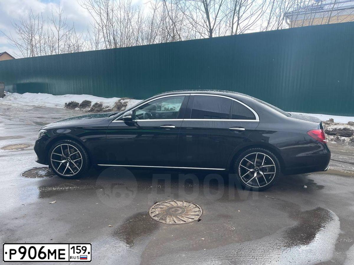 Фото автомобиля MERCEDES E-KLASSE, 2017 — госномер Р906МЕ159. Цвет: ЧЕРНЫЙ