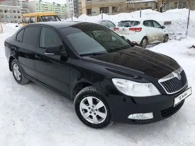 Фото автомобиля SKODA OCTAVIA, 2011 — госномер С360АТ250. Цвет: ЧЕРНЫЙ