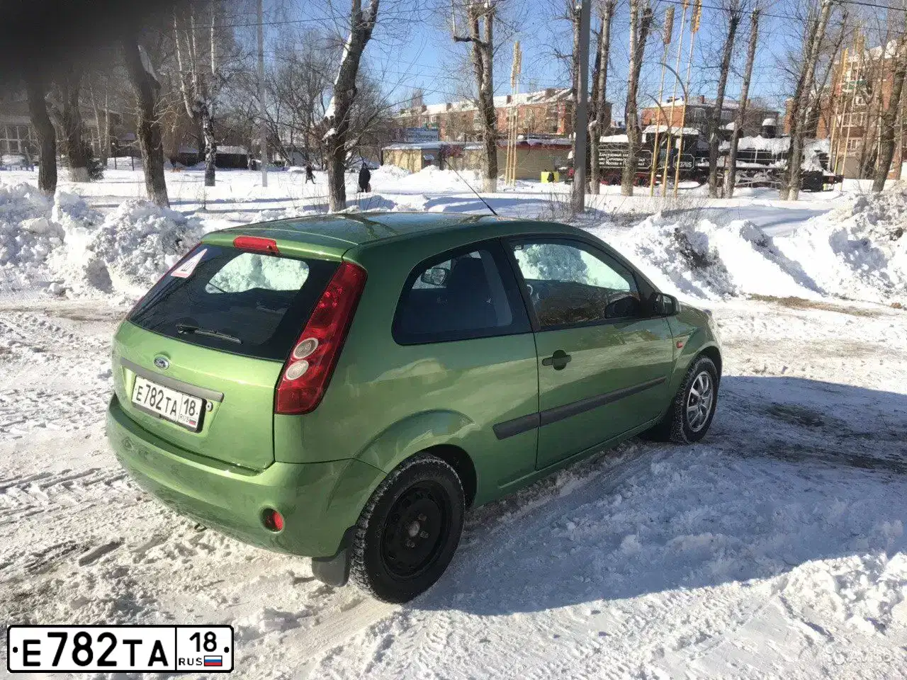 Фото автомобиля FORD FIESTA / ASPIRE, 2006 — госномер М895ОХ159. Цвет: ЗЕЛЕНЫЙ
