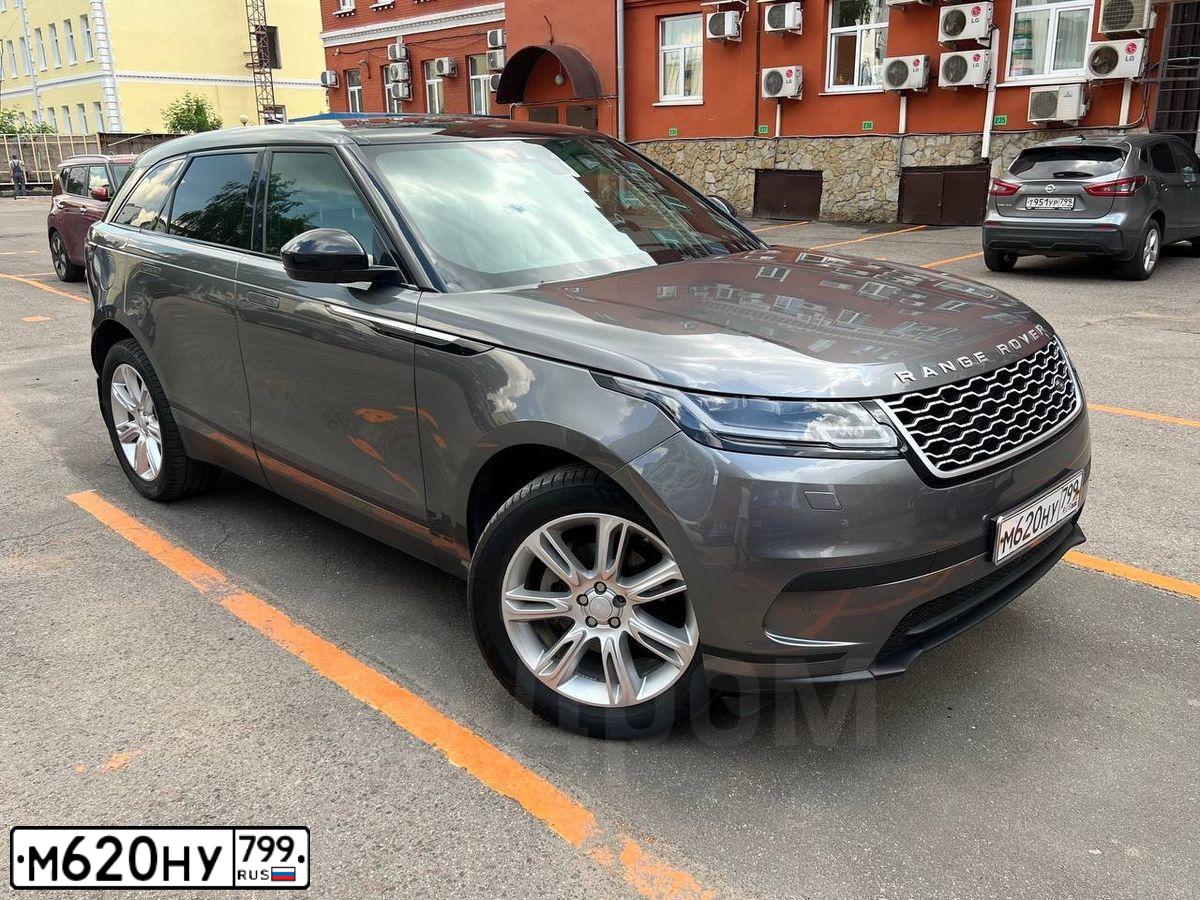 Фото автомобиля LANDROVER RANGE ROVER VELAR, 2018 — госномер М620НУ799. Цвет: СЕРЫЙ ЧЕРНЫЙ