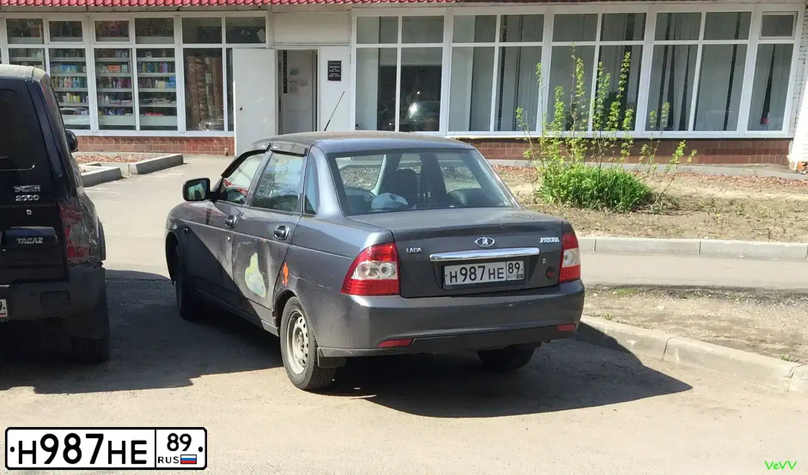 Фото автомобиля LADA 2170 PRIORA, 2016 — госномер Н987НЕ89. Цвет: СЕРЕБРИСТО-ТЕМНО-СЕРЫЙ