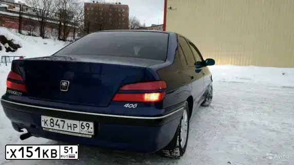 Фото автомобиля TOYOTA AVENSIS, 2001 — госномер Х151КВ51. Цвет: ТЕМНО-ЗЕЛЕНЫЙ