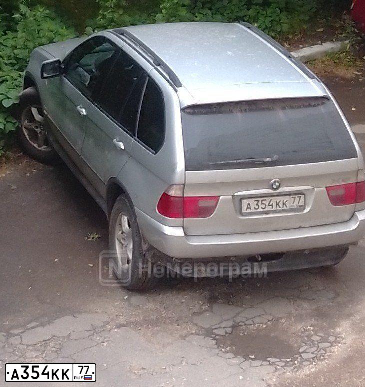 Фото автомобиля BMW X5, 2003 — госномер У583НО136. Цвет: Серебристый