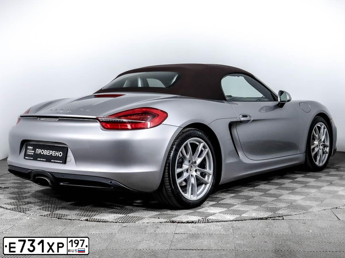 Фото автомобиля PORSCHE BOXSTER, 2012 — госномер Р403ЕТ198. Цвет: СЕРЕБРИСТЫЙ