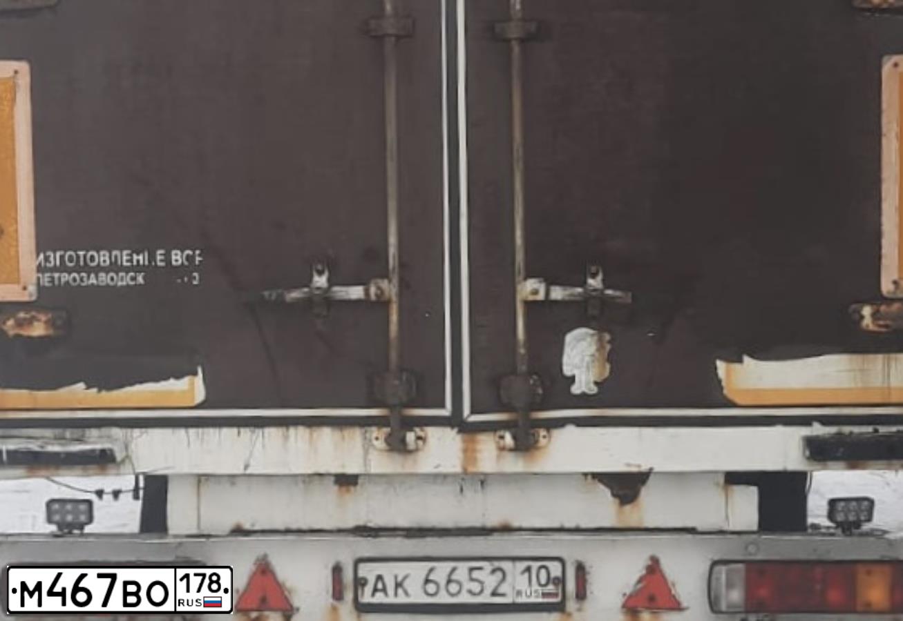 Фото автомобиля VOLVO SERIE FH /6X2/, 2012 — госномер М467ВО178