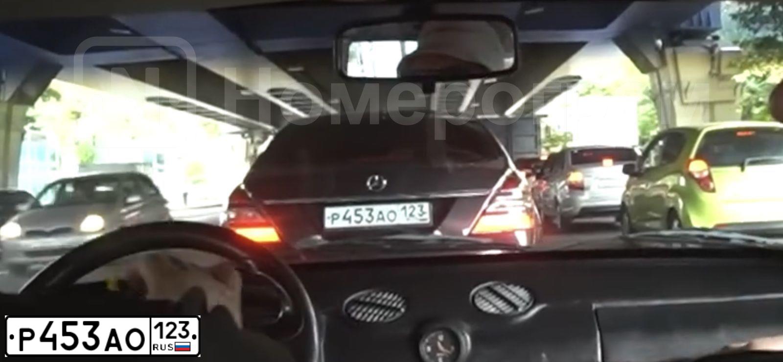 Фото автомобиля MERCEDES S-KLASSE, 2007 — госномер Х417НС797. Цвет: ЧЕРНЫЙ