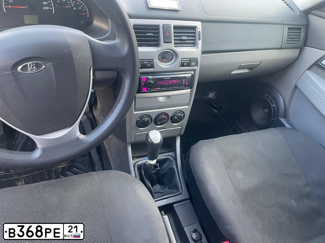 Фото автомобиля LADA 2170 PRIORA, 2012 — госномер М582КУ21. Цвет: синий