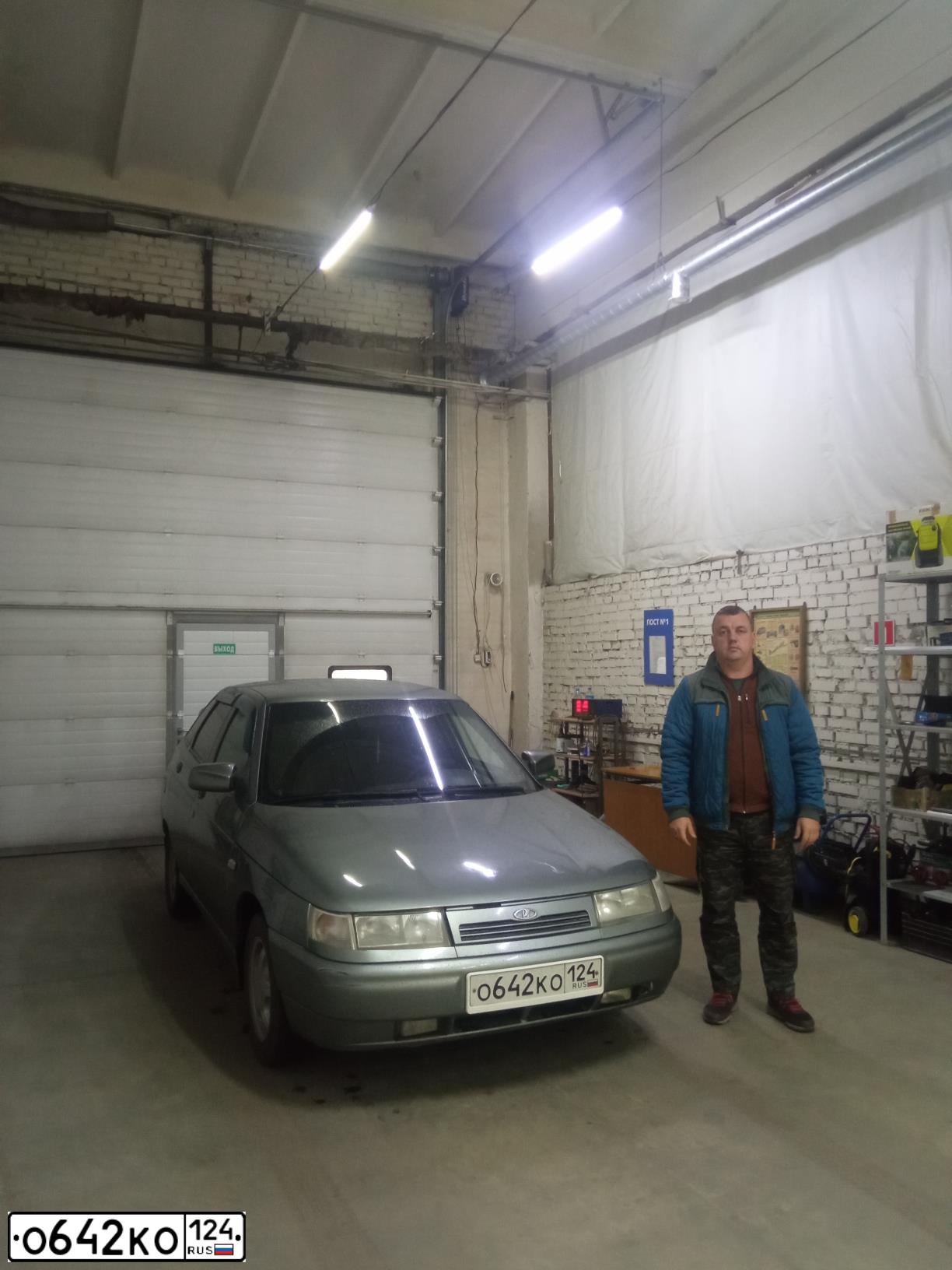 Фото автомобиля LADA 2112, 2008 — госномер К926УЕ124. Цвет: СРЕДНИЙ СЕРО-ЗЕЛЕНЫЙ МЕТ