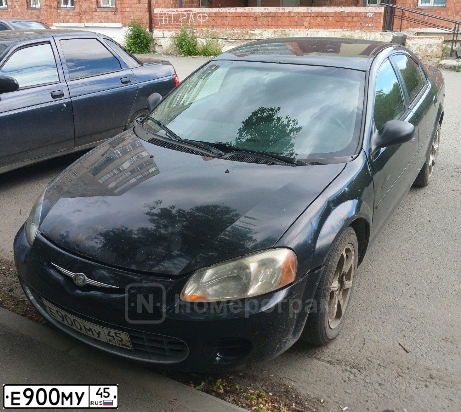 Фото автомобиля BMW SERIE 1, 2009 — госномер Е900МУ45. Цвет: ЧЕРНЫЙ