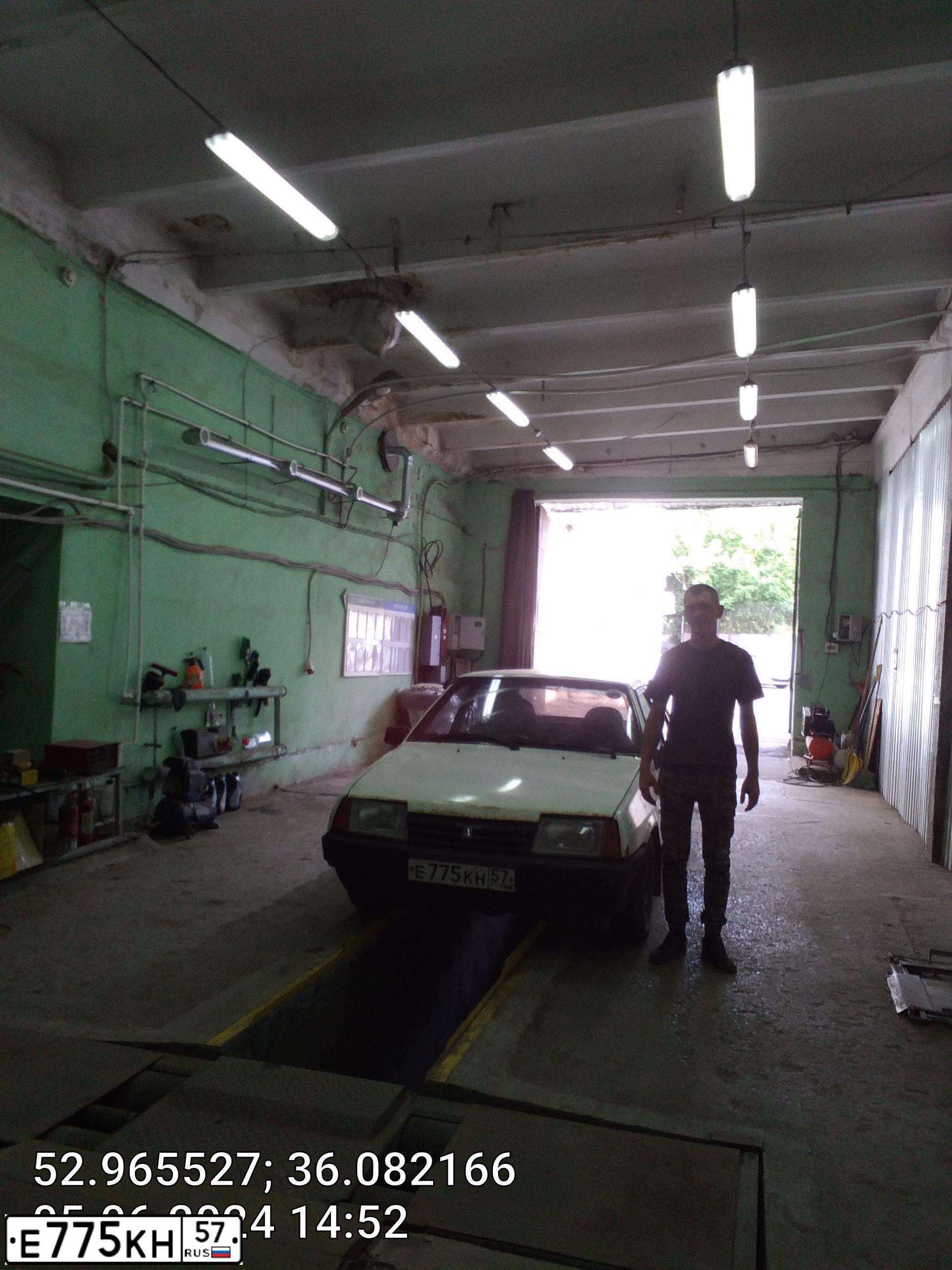 Фото автомобиля LADA 2109 SAMARA, 1991 — госномер У927ОО57. Цвет: Белый