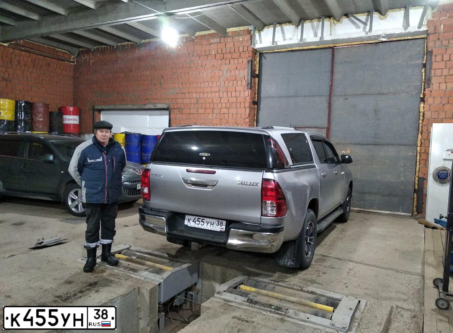 Фото автомобиля TOYOTA HILUX, 2017 — госномер К455УН38