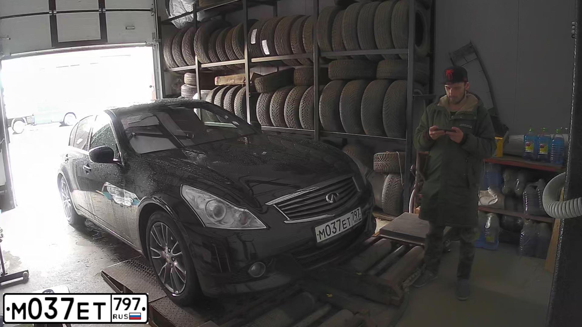 Фото автомобиля INFINITI G25, 2011 — госномер Т321МС76. Цвет: ЧЕРНЫЙ