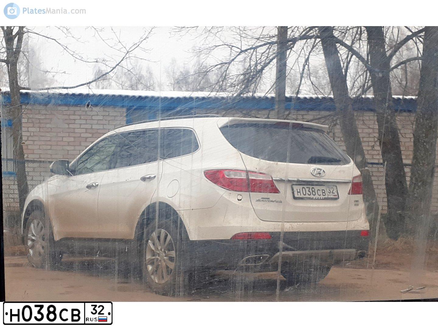 Фото автомобиля ХЕНДЭ ГРАНД САНТА ФЕ, 2014 — госномер Р058РЕ46. Цвет: Белый
