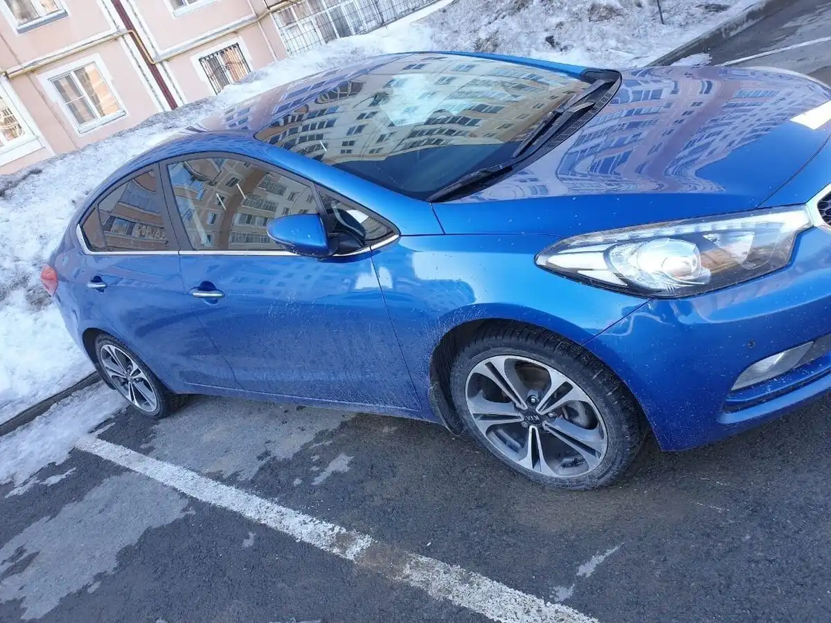 Фото автомобиля KIA CERATO, 2013 — госномер О638ТН178. Цвет: синий