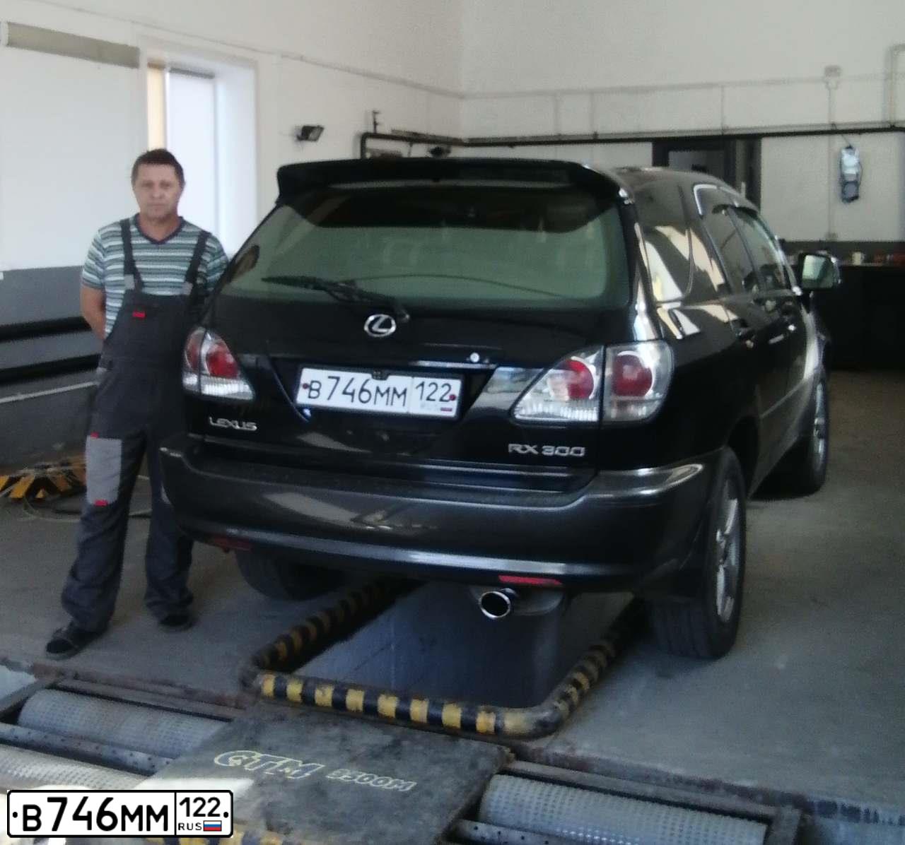 Фото автомобиля LEXUS RX, 2002 — госномер А888РН154. Цвет: ЧЕРНЫЙ