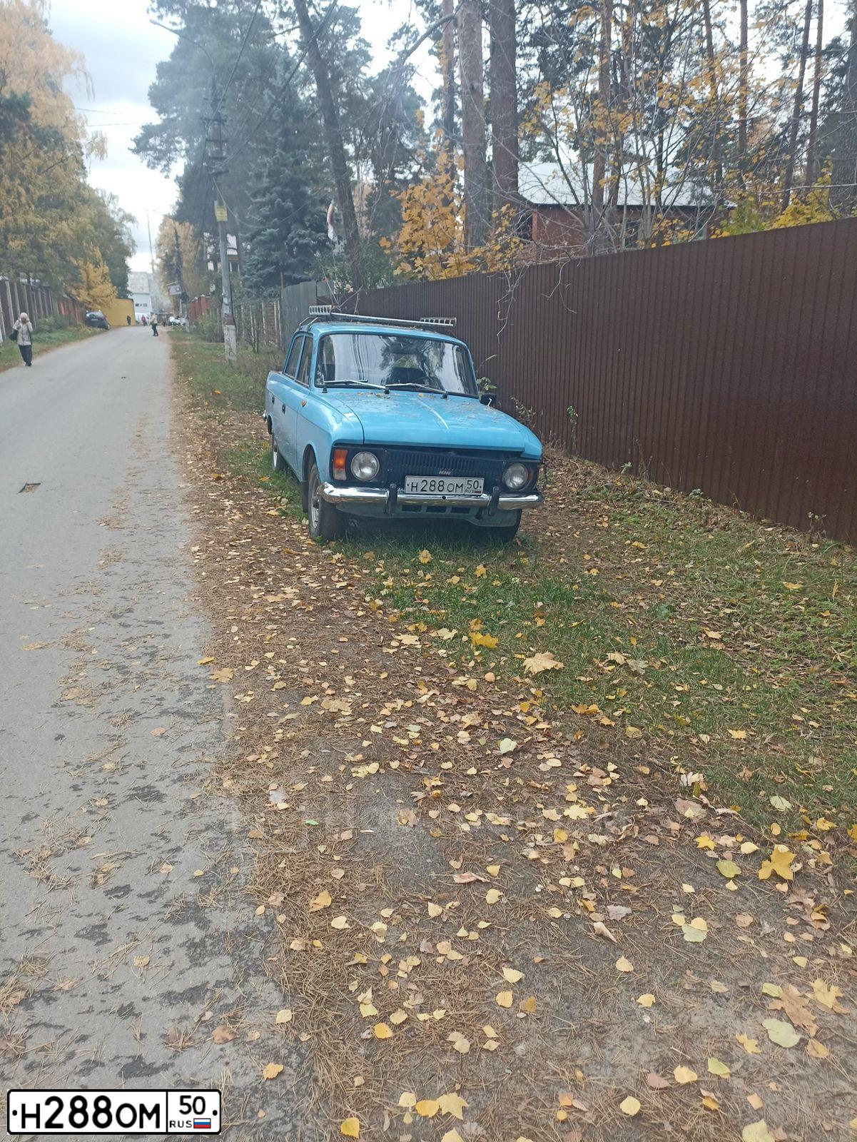 Фото автомобиля CHEVROLET NIVA, 2012 — госномер Н288ОМ50. Цвет: Серо-коричневый металлик
