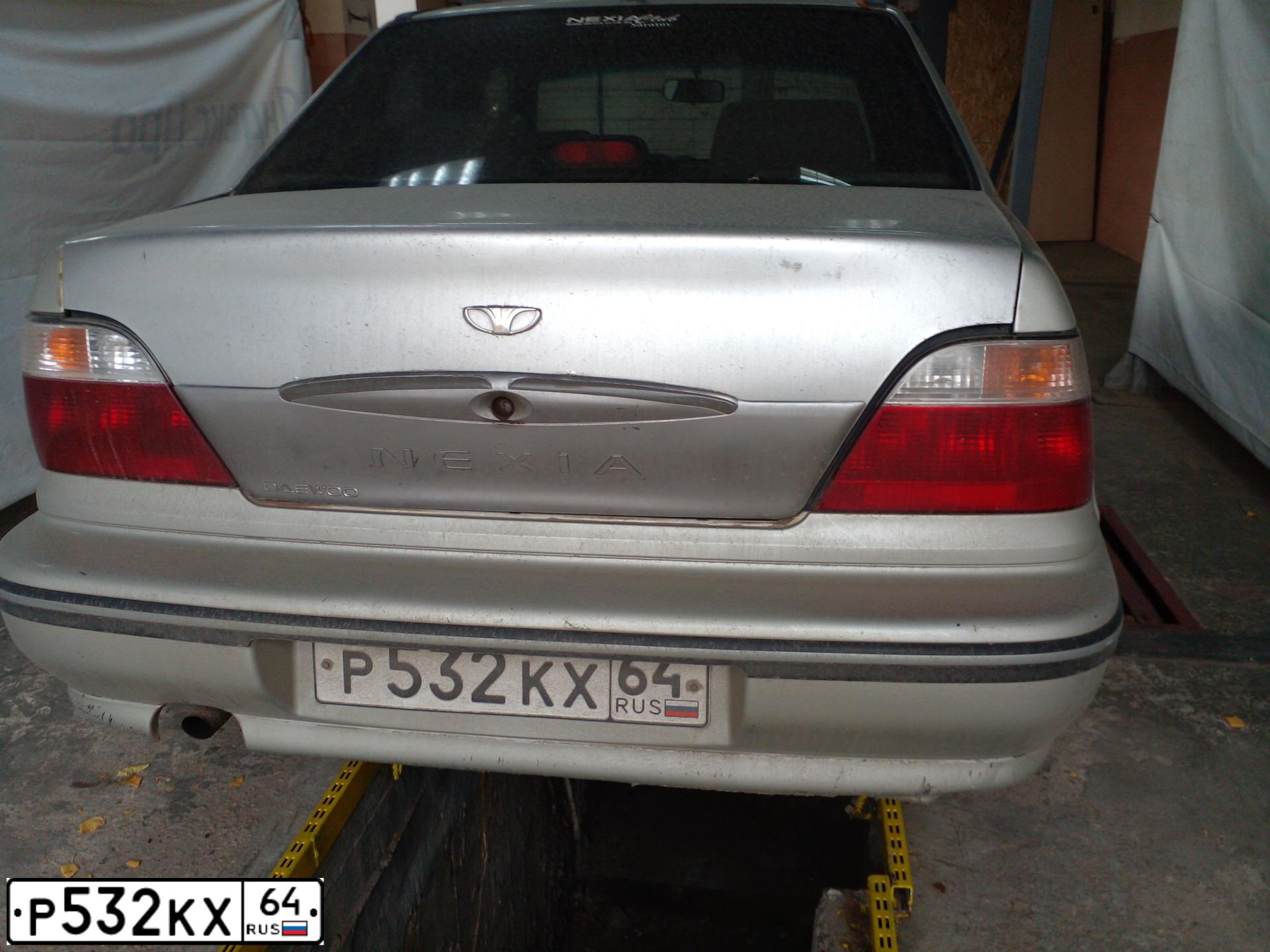 Фото автомобиля DAEWOO NEXIA, 2008 — госномер Р532КХ64. Цвет: СЕРЕБРИСТЫЙ