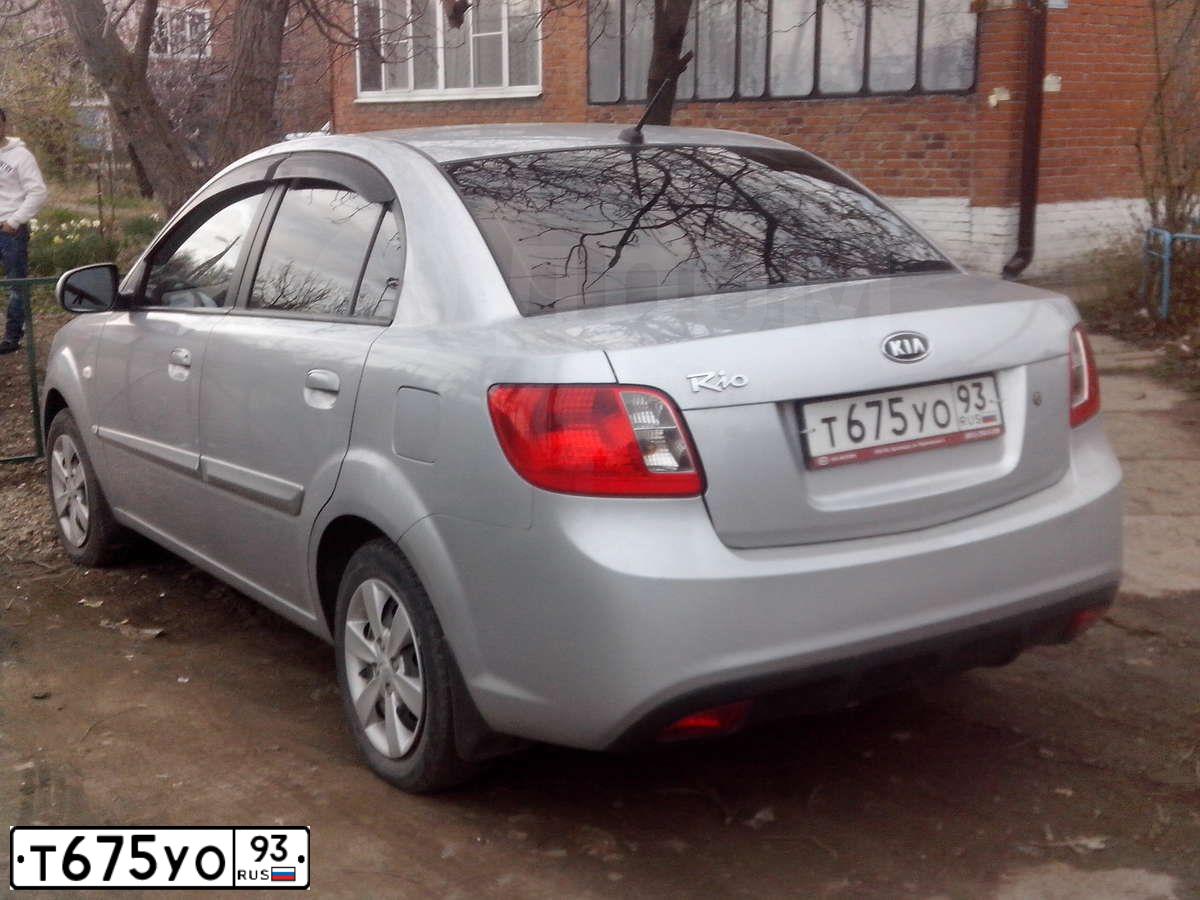 Фото автомобиля KIA RIO, 2011 — госномер Т675УО93. Цвет: СЕРЕБРИСТЫЙ