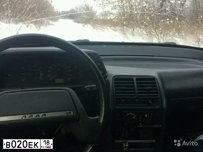 Фото автомобиля LADA 2112, 2003 — госномер М122НТ763. Цвет: СВЕТЛО-СЕРЕБРИСТЫЙ  МЕТАЛЛИК
