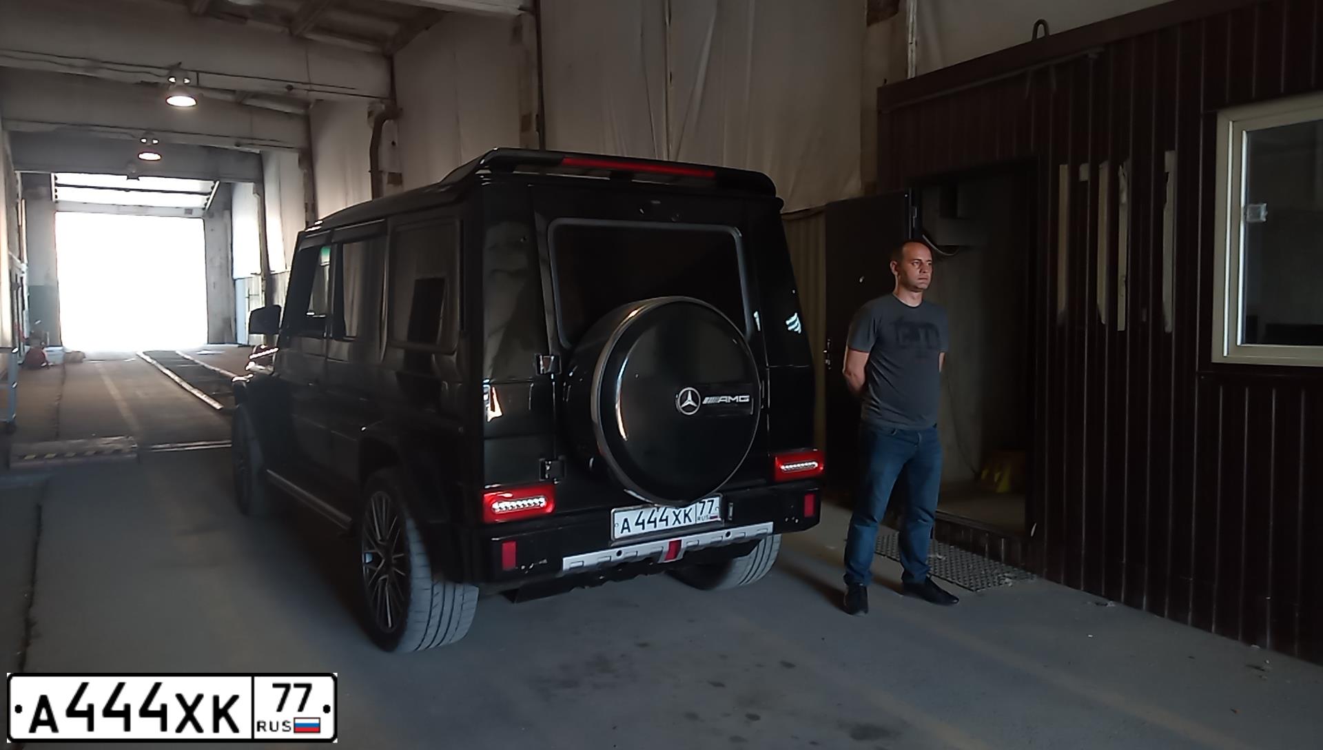 Фото автомобиля MERCEDES G-KLASSE, 2003 — госномер Р999ХР199. Цвет: ЧЕРНЫЙ