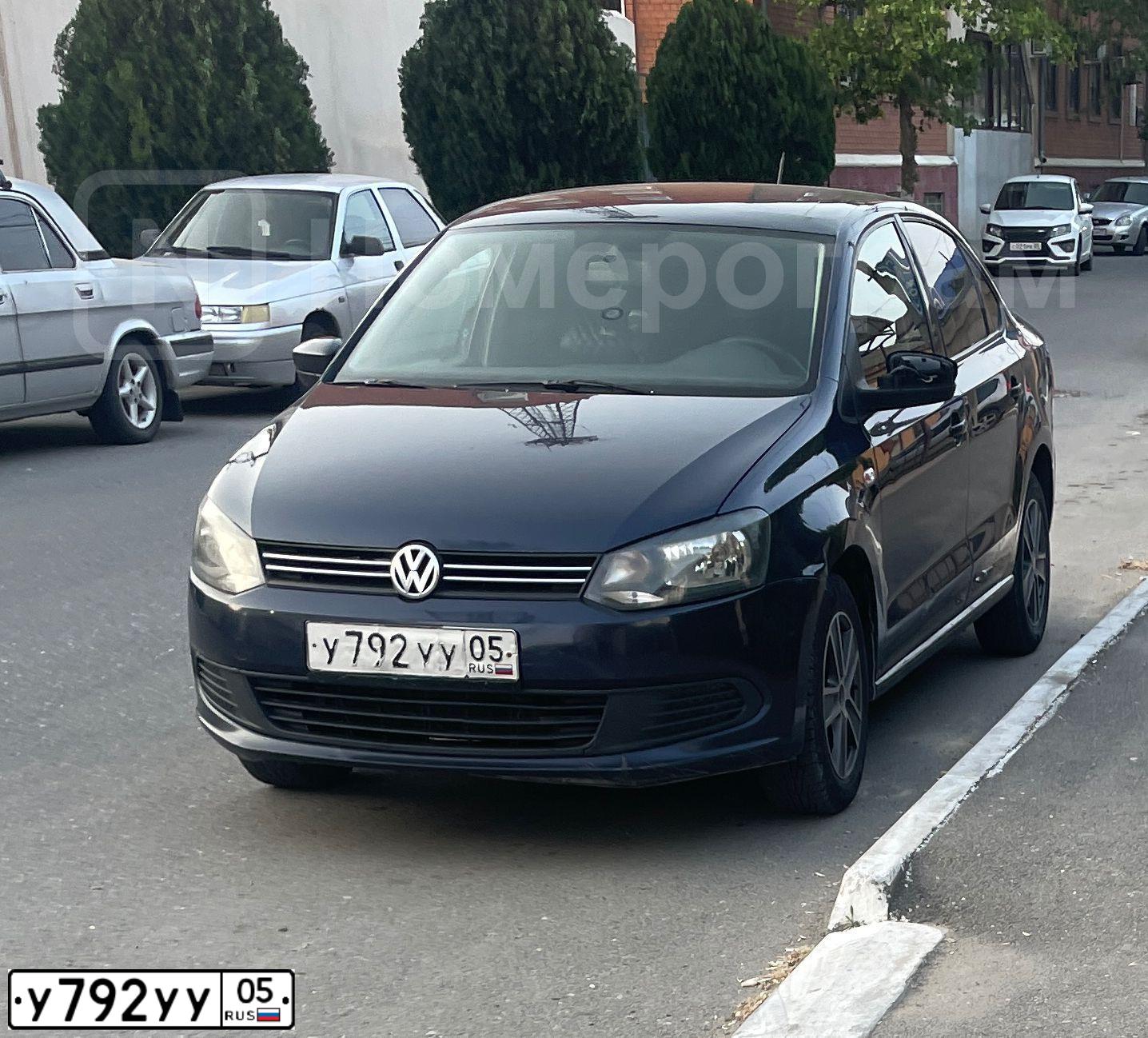 Фото автомобиля VOLKSWAGEN POLO, 2011 — госномер Р499ОН190. Цвет: синий