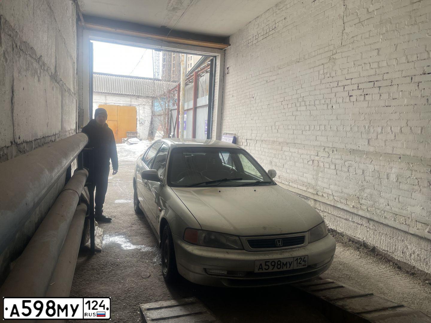 Фото автомобиля HONDA DOMANI, 1998 — госномер М595МВ19