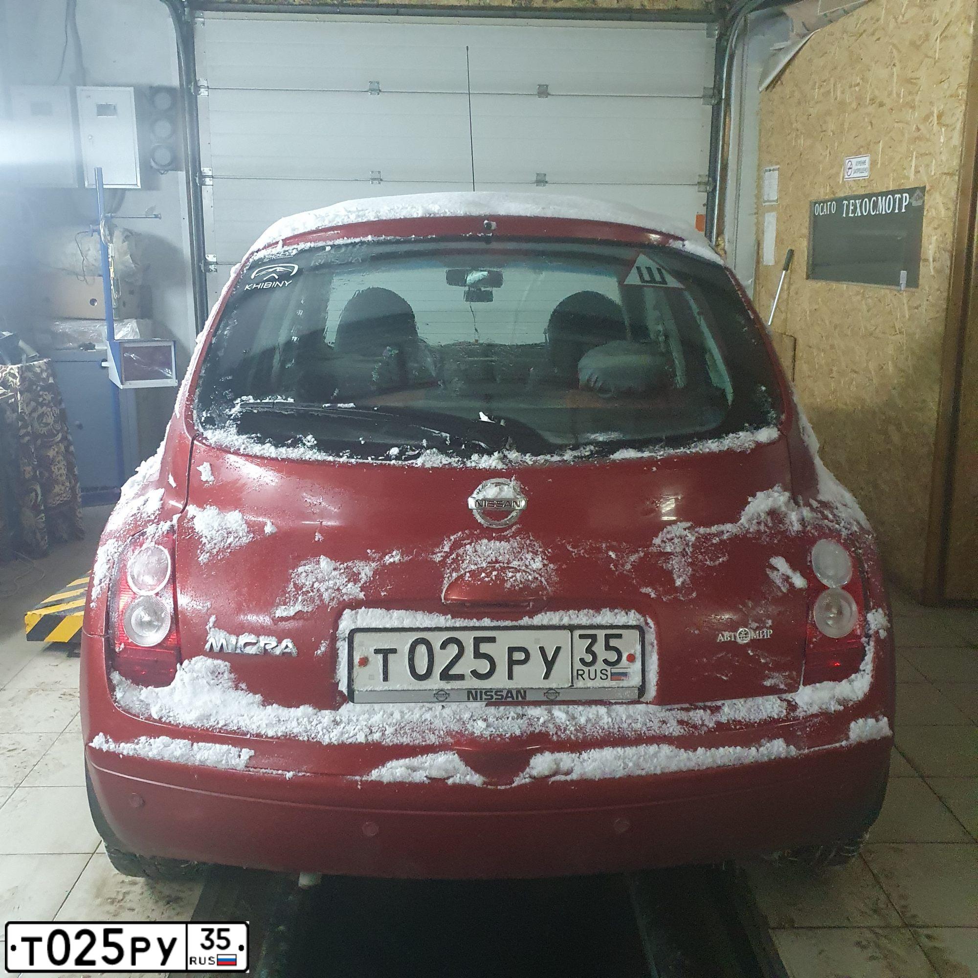 Фото автомобиля NISSAN MICRA, 2007 — госномер Т025РУ35. Цвет: ВИШНЕВЫЙ