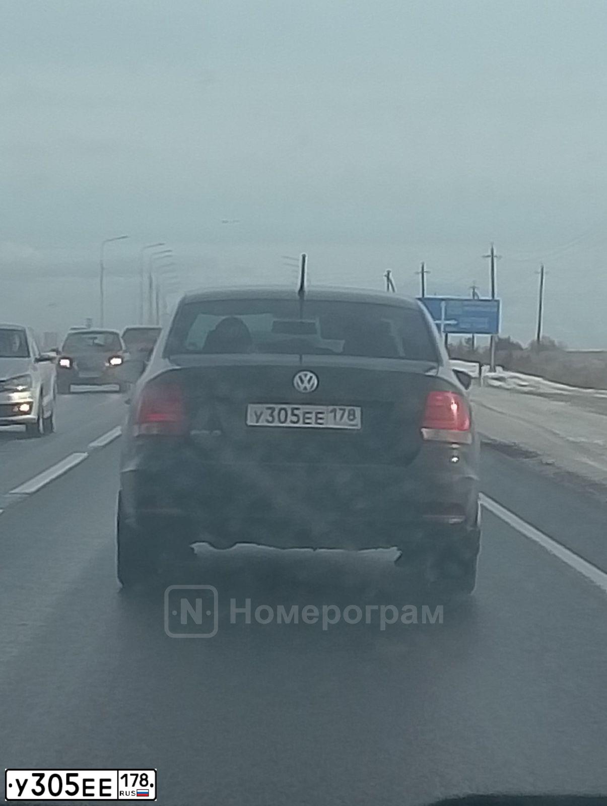 Фото автомобиля VOLKSWAGEN POLO, 2016 — госномер У305ЕЕ178