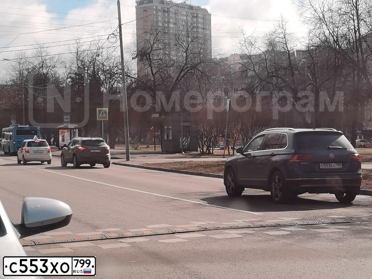 Фото автомобиля MERCEDES E-KLASSE, 1988 — госномер Н006ЕТ68. Цвет: СВЕТЛО-СЕРЫЙ