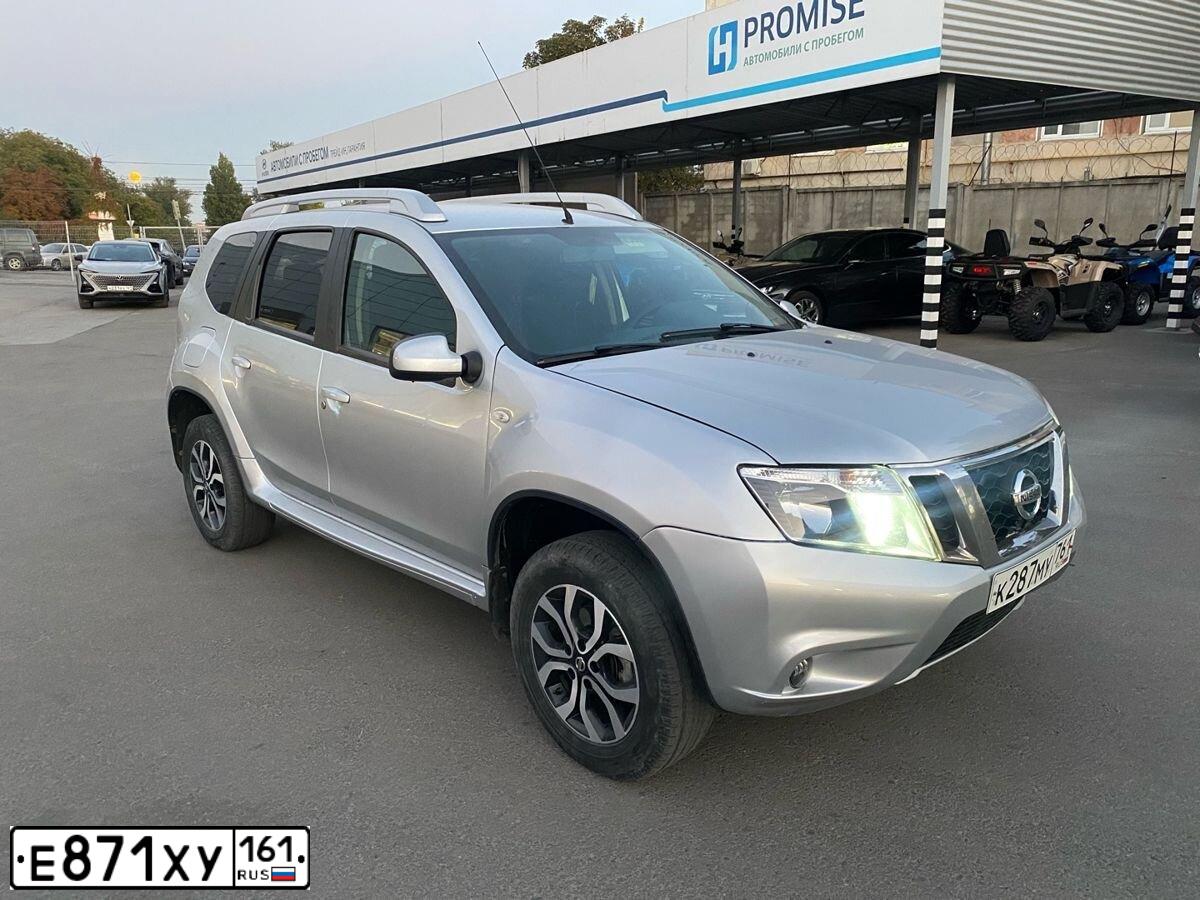 Фото автомобиля NISSAN TERRANO, 2017 — госномер Т765ВМ180. Цвет: СЕРЕБРИСТЫЙ
