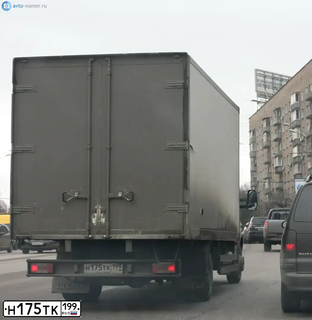 Фото автомобиля IVECO DAILY, 2009 — госномер Х443СЕ31. Цвет: БЕЛЫЙ
