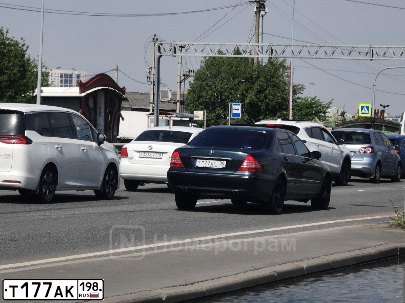 Фото автомобиля MERCEDES S-KLASSE, 2001 — госномер Т177АК198. Цвет: ЧЕРНЫЙ