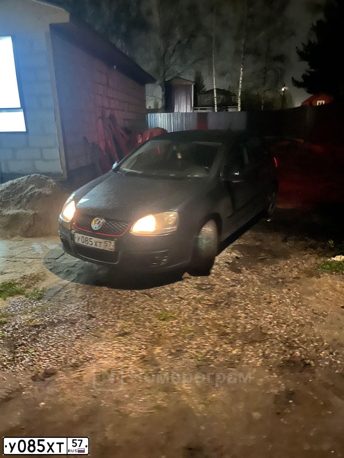 Фото автомобиля VOLKSWAGEN GOLF, 2008 — госномер У085ХТ57. Цвет: СЕРО-СИНИЙ