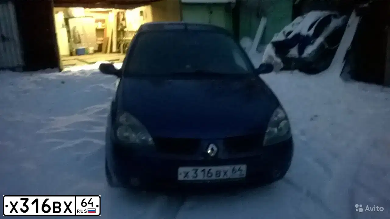 Фото автомобиля RENAULT SYMBOL, 2005 — госномер К651УР64. Цвет: СИНИЙ