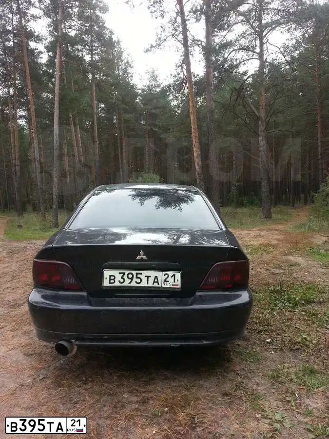 Фото автомобиля MITSUBISHI GALANT, 2001 — госномер Р171УО190. Цвет: ЧЕРНЫЙ