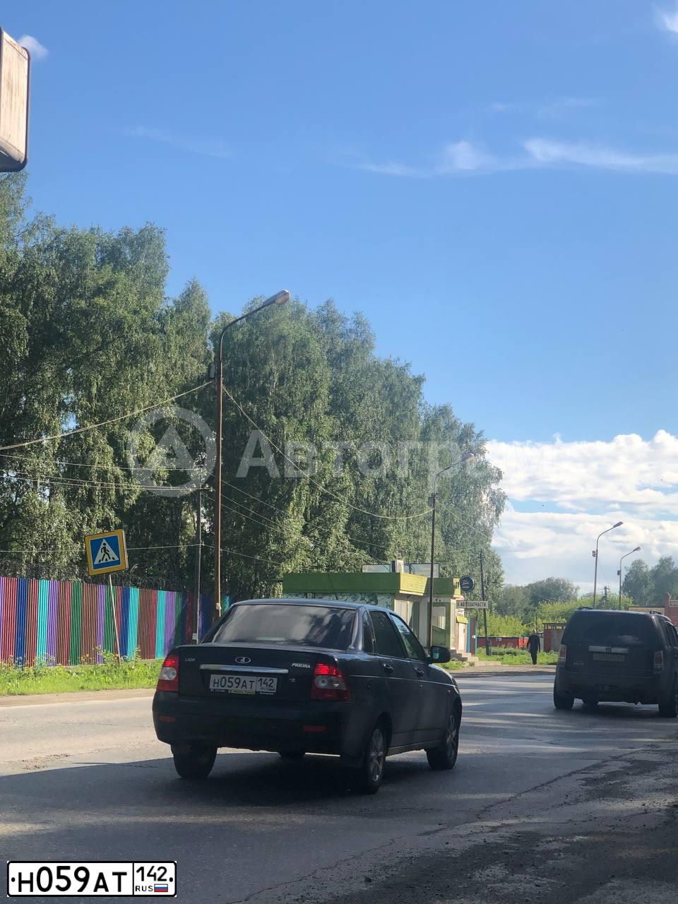 Фото автомобиля LADA 2170 PRIORA, 2011 — госномер М035НР142. Цвет: Сине-Черный